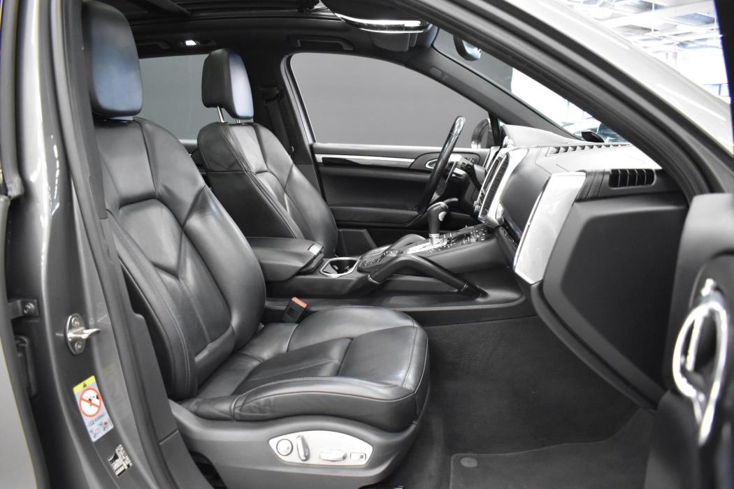 PORSCHE Cayenne 2015