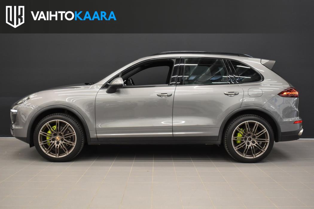 PORSCHE Cayenne 2015