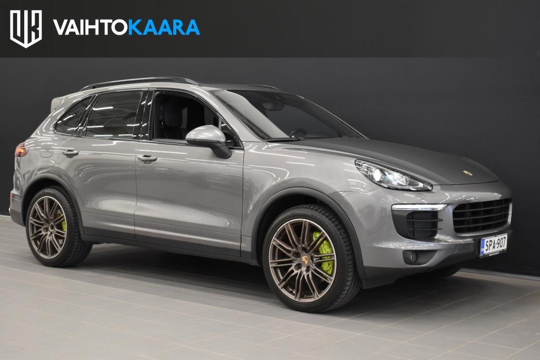 PORSCHE Cayenne 2015
