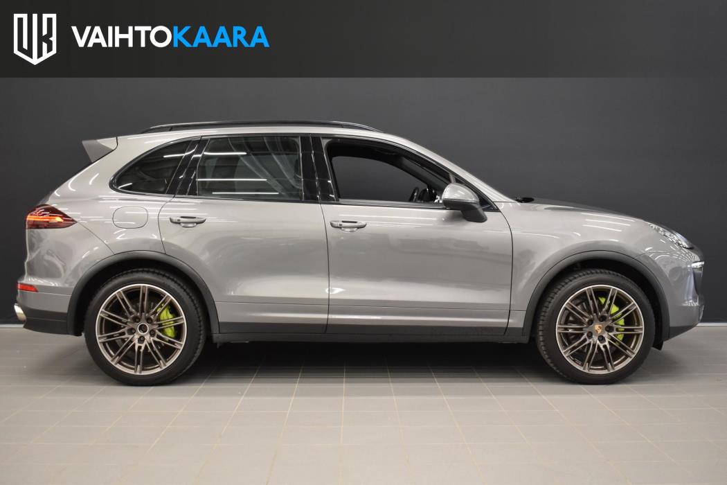 PORSCHE Cayenne 2015