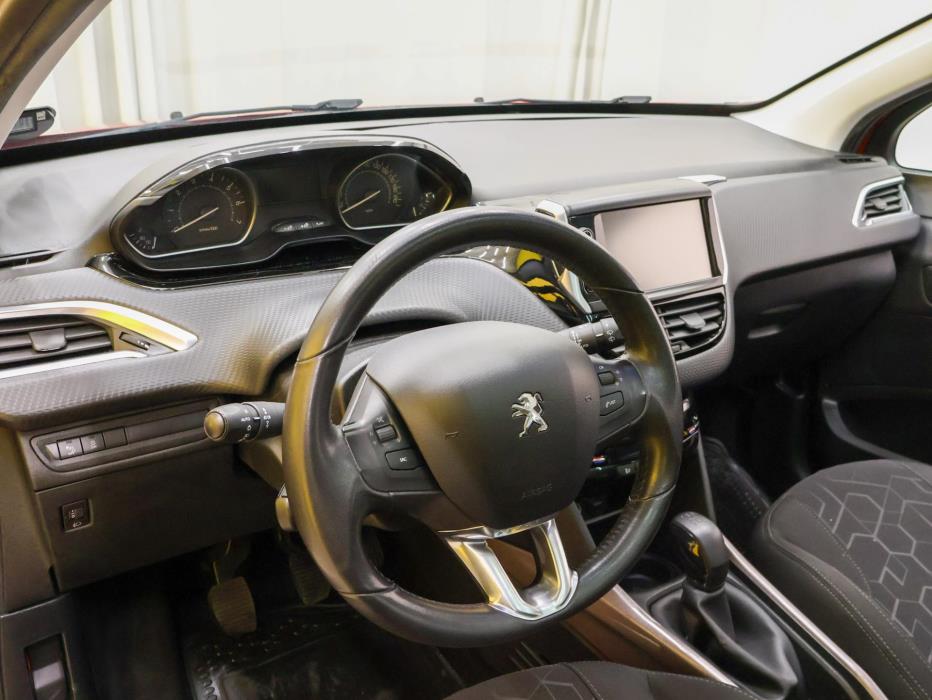 PEUGEOT 2008 2015