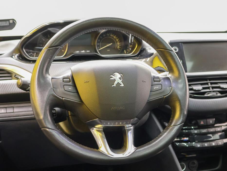 PEUGEOT 2008 2015