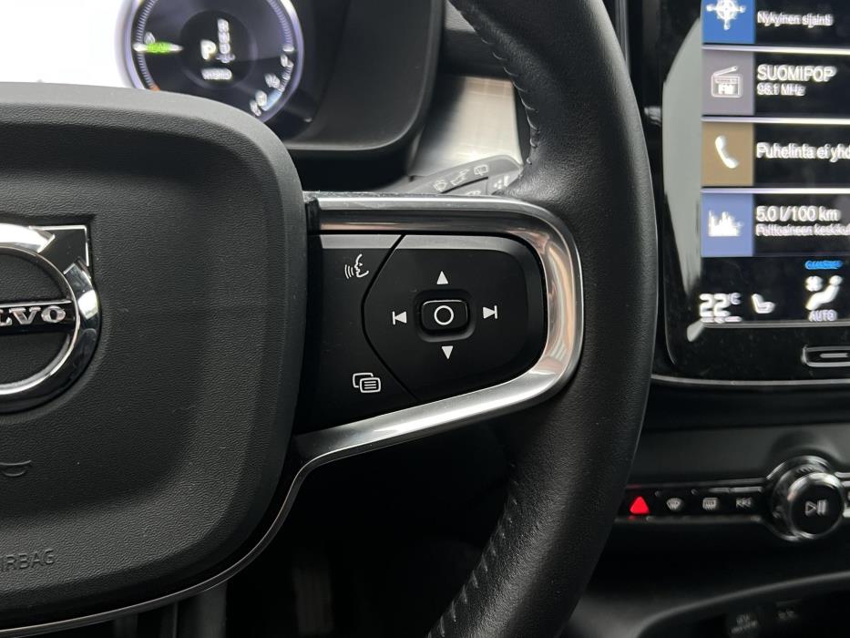 VOLVO XC40 2021