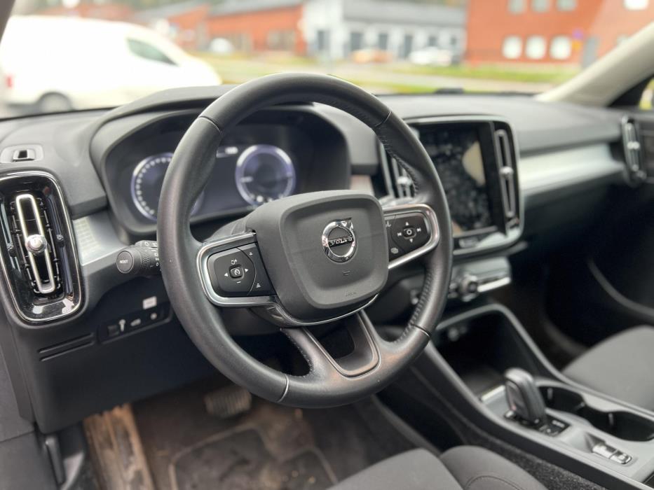 VOLVO XC40 2021
