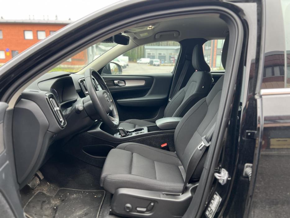 VOLVO XC40 2021