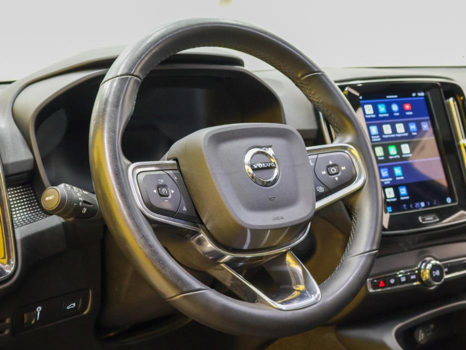 VOLVO XC40 2022