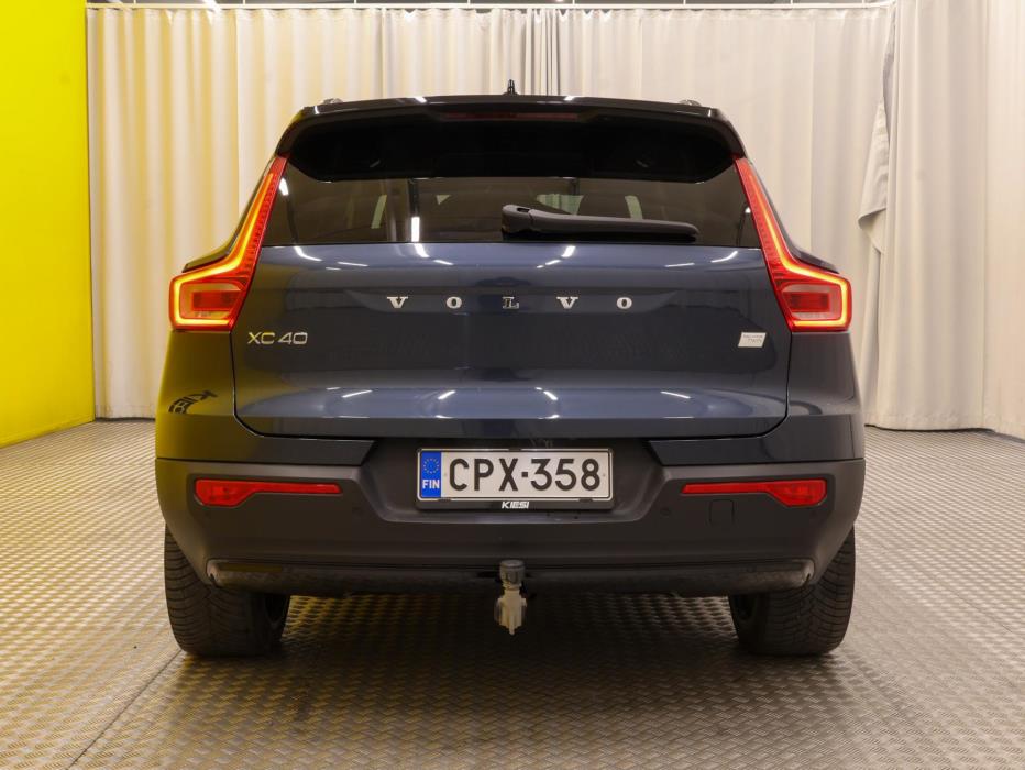 VOLVO XC40 2022