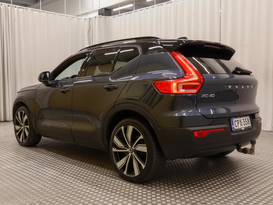 VOLVO XC40 2022