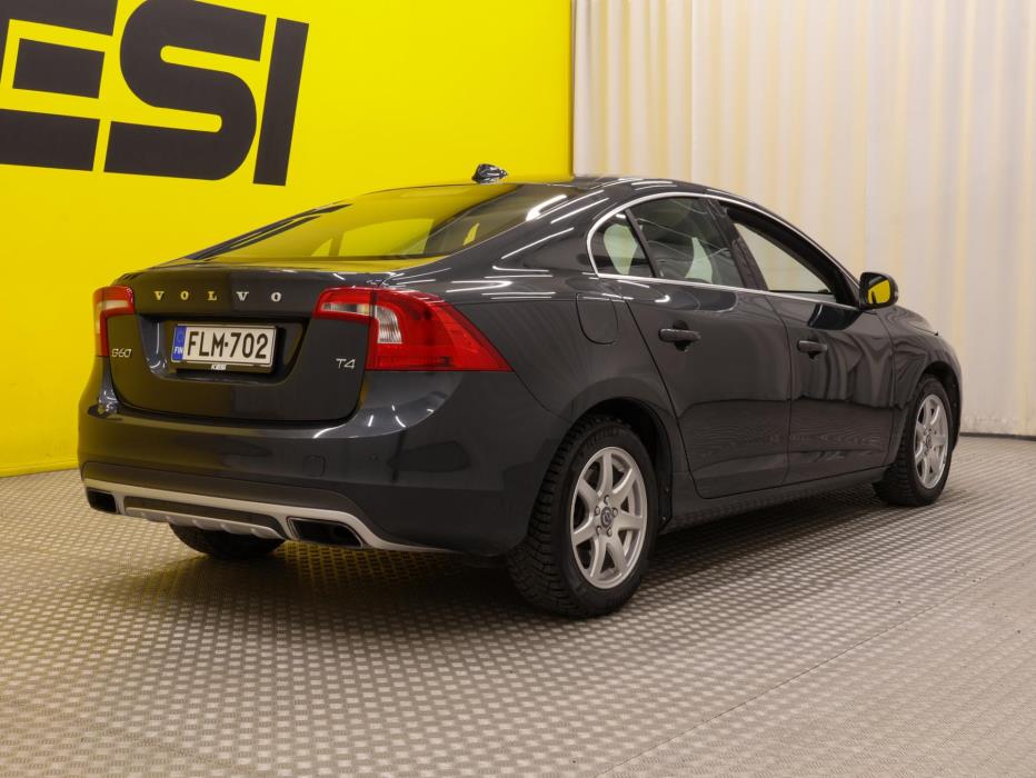 VOLVO S60 2015