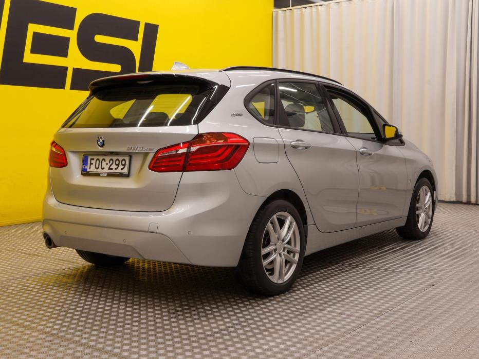 BMW 225 2018