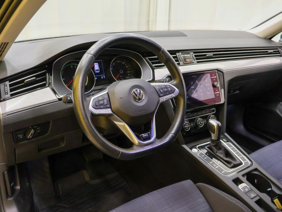 VOLKSWAGEN Passat 2020