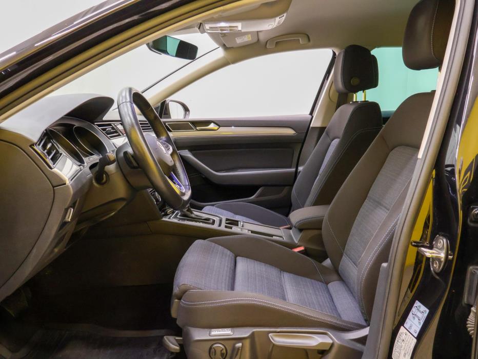 VOLKSWAGEN Passat 2020