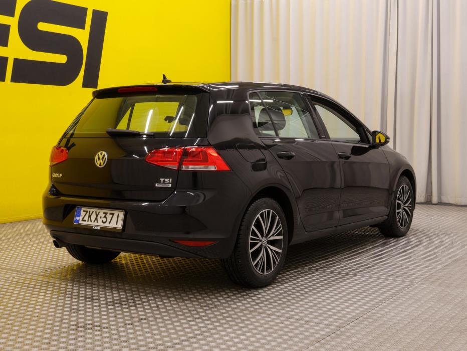 VOLKSWAGEN Golf 2016