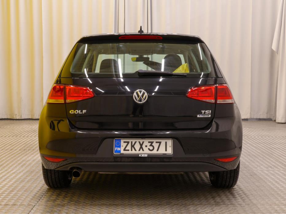 VOLKSWAGEN Golf 2016