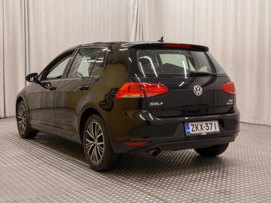 VOLKSWAGEN Golf 2016