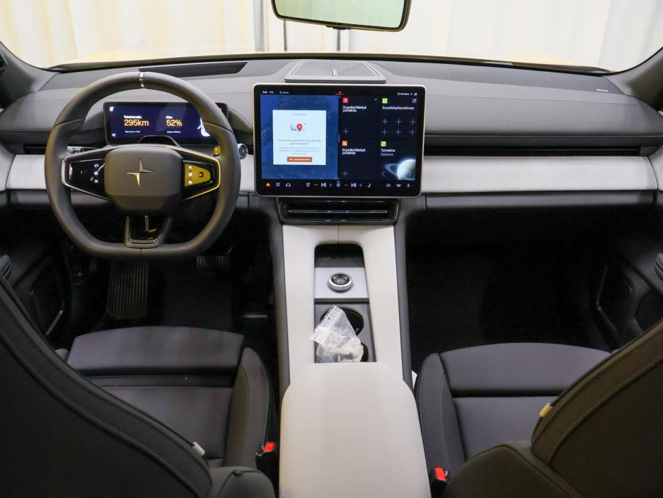 POLESTAR 4 2025