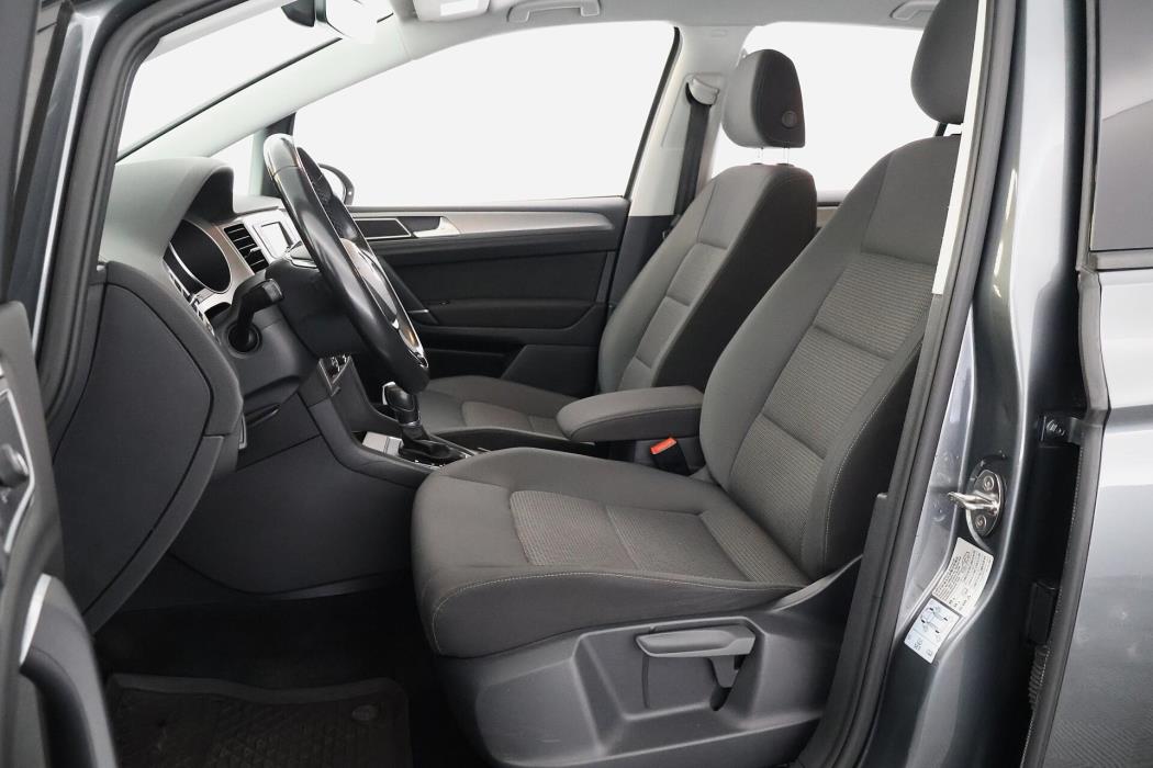 VOLKSWAGEN Golf Sportsvan 2016