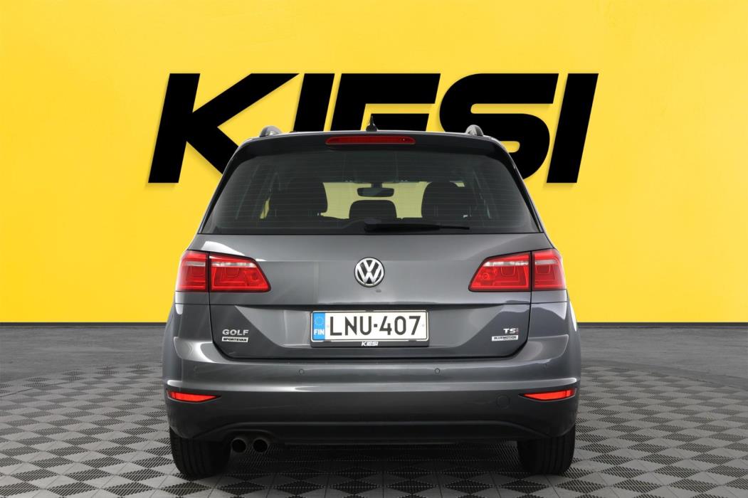 VOLKSWAGEN Golf Sportsvan 2016