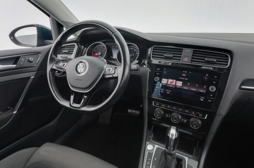 VOLKSWAGEN Golf 2017