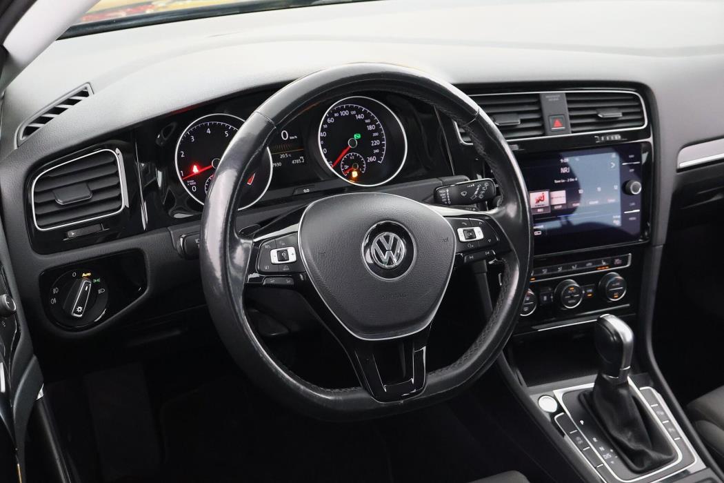 VOLKSWAGEN Golf 2017