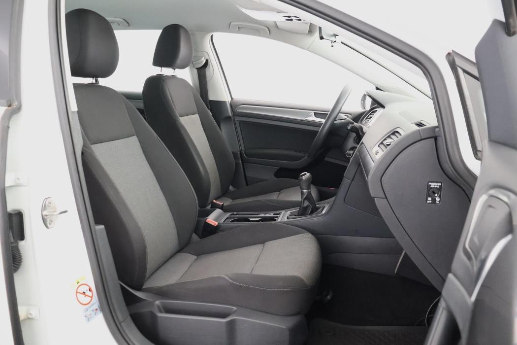 VOLKSWAGEN Golf 2013
