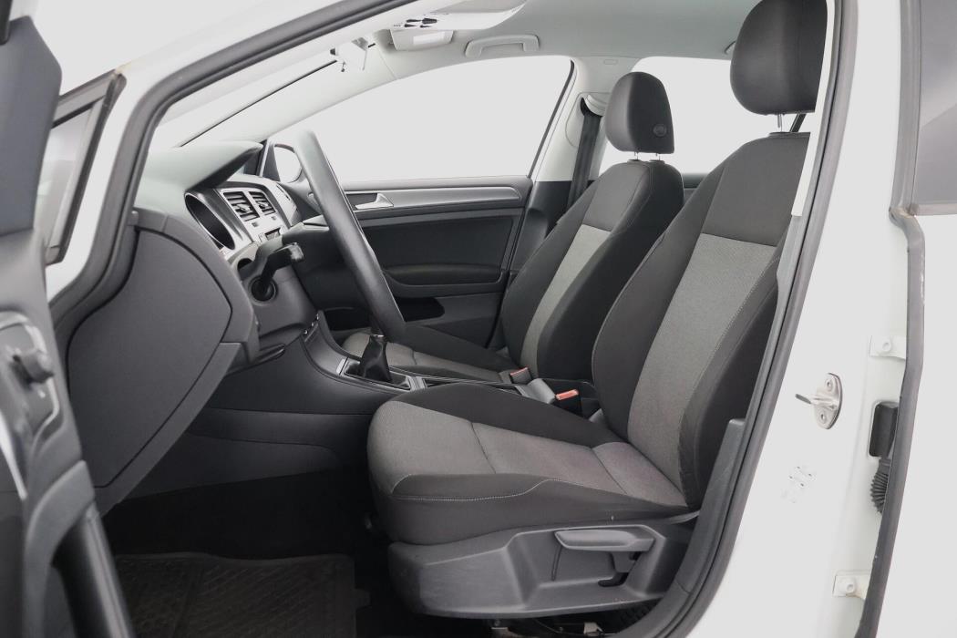 VOLKSWAGEN Golf 2013