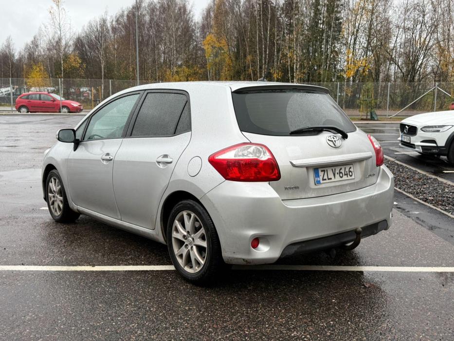 TOYOTA Auris 2012