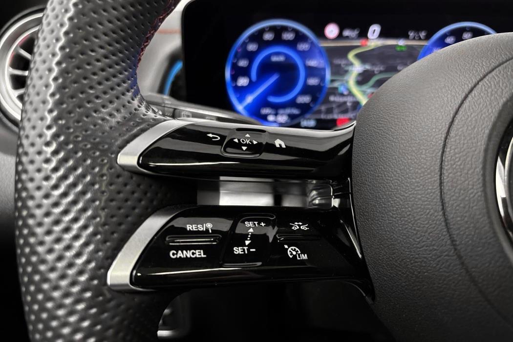 Mercedes-Benz EQB 2025