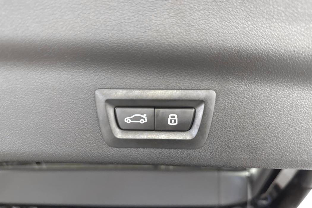 BMW iX1 2025