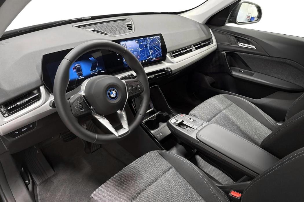 BMW iX1 2025