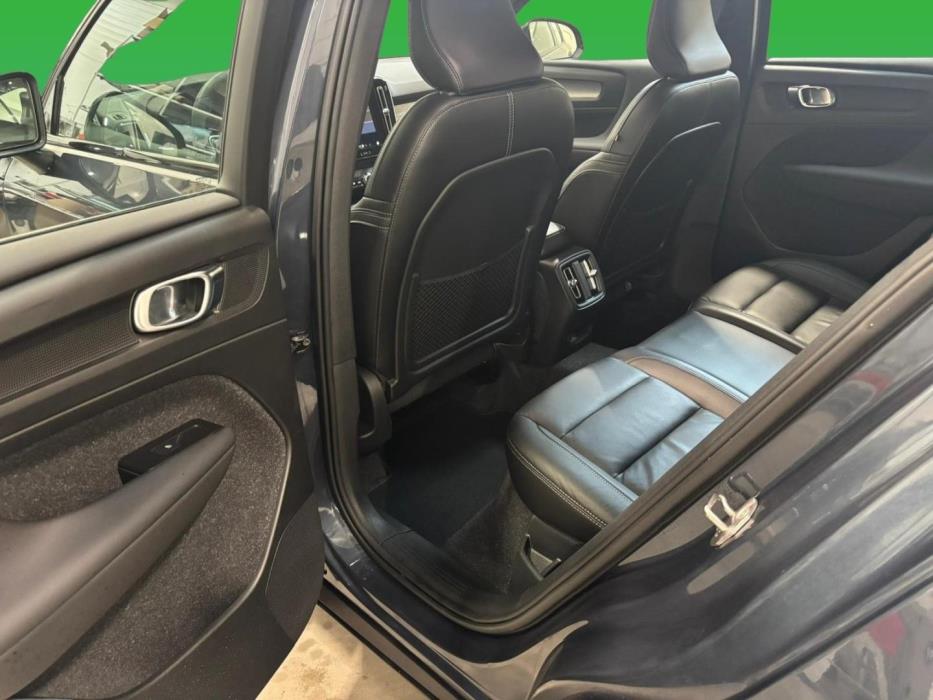VOLVO XC40 2021