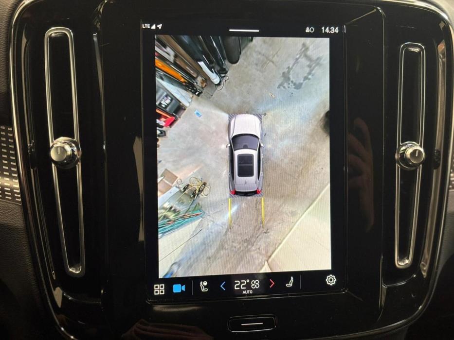 VOLVO XC40 2021