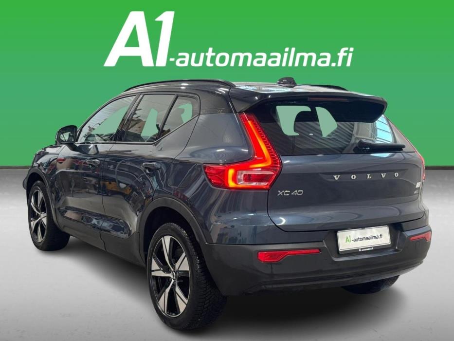 VOLVO XC40 2021
