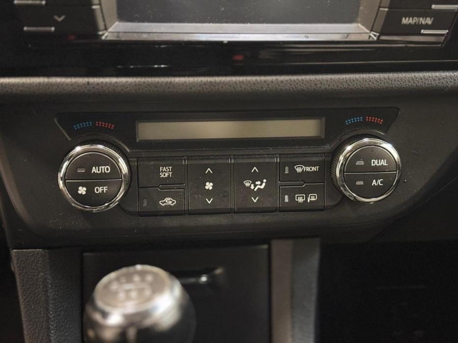 TOYOTA Corolla 2015