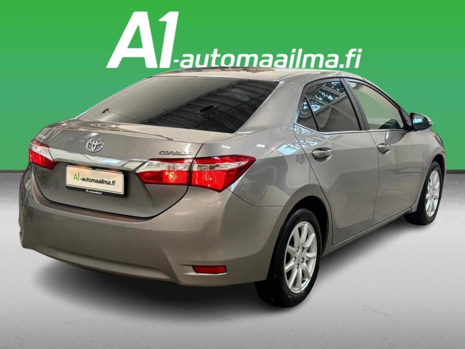 TOYOTA Corolla 2015
