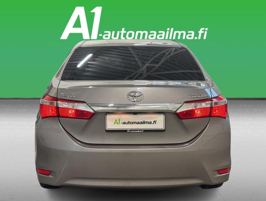 TOYOTA Corolla 2015