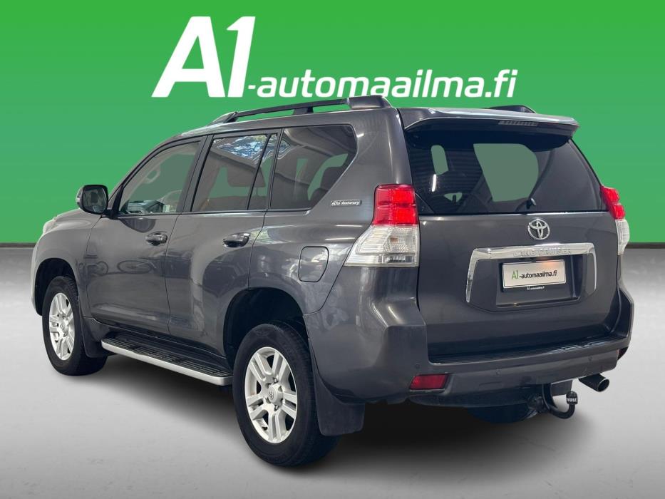TOYOTA Land Cruiser 2012