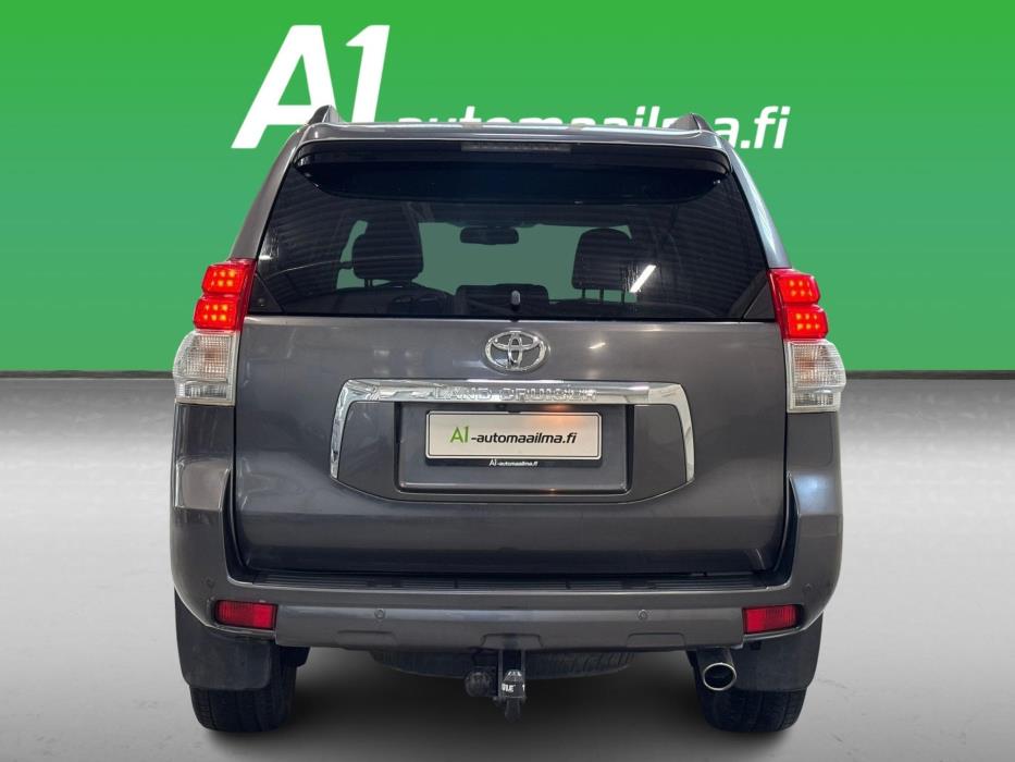 TOYOTA Land Cruiser 2012