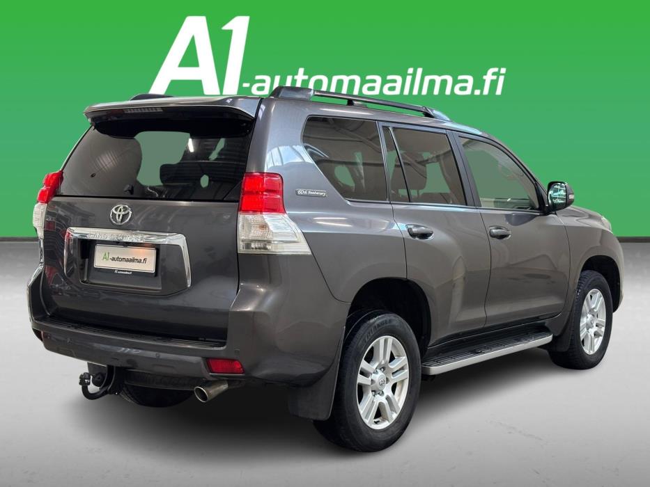 TOYOTA Land Cruiser 2012
