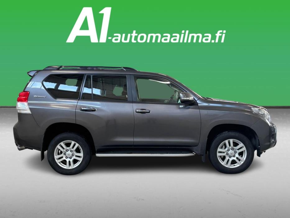 TOYOTA Land Cruiser 2012
