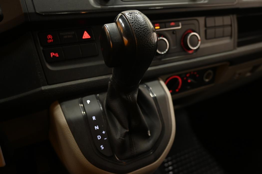 VOLKSWAGEN Transporter 2017