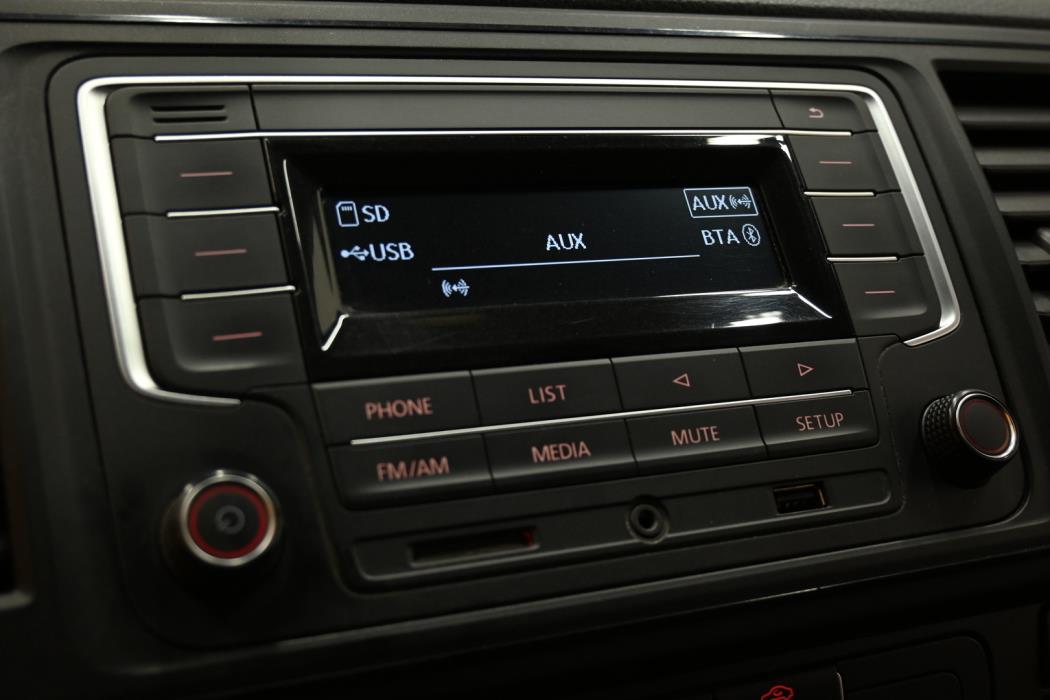 VOLKSWAGEN Transporter 2017