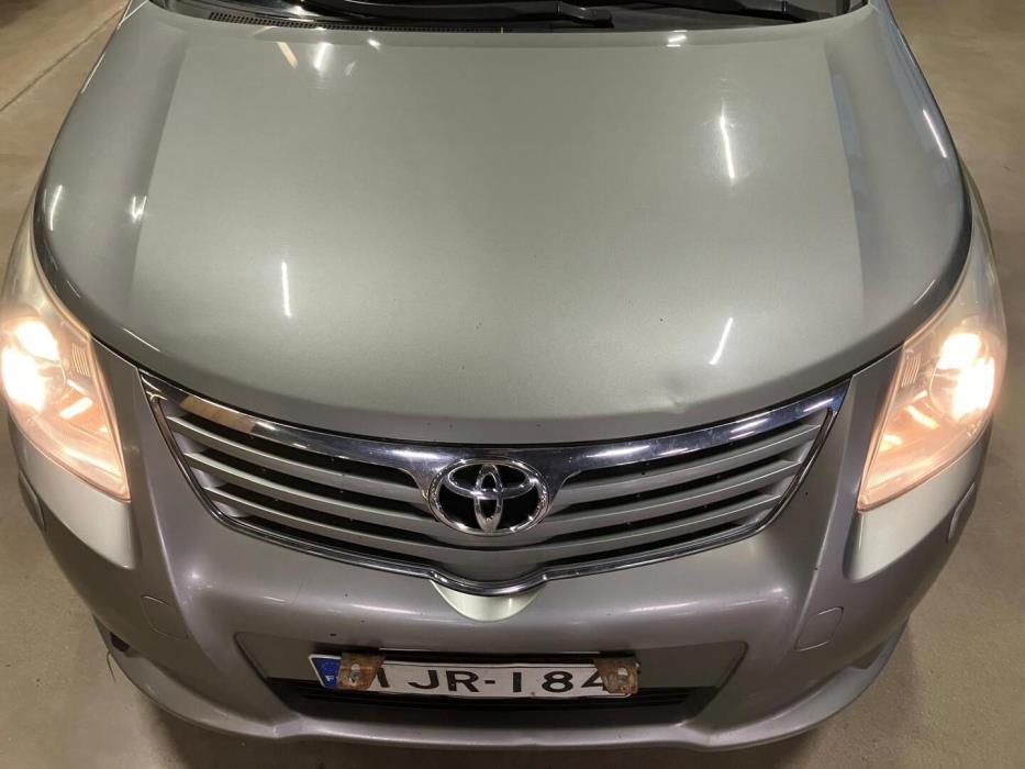 TOYOTA Avensis 2011