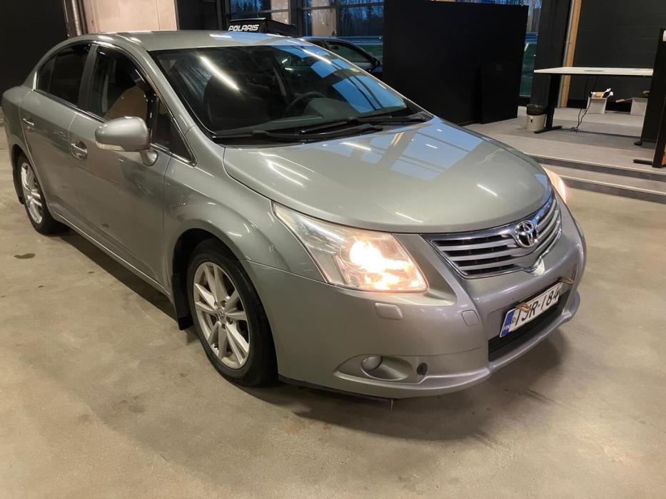 TOYOTA Avensis 2011