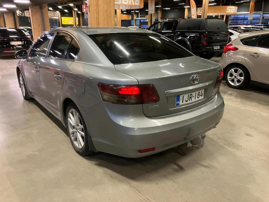 TOYOTA Avensis 2011