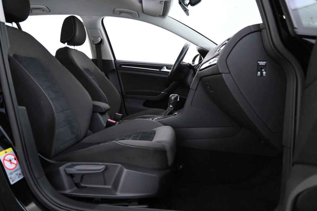 VOLKSWAGEN Golf 2013