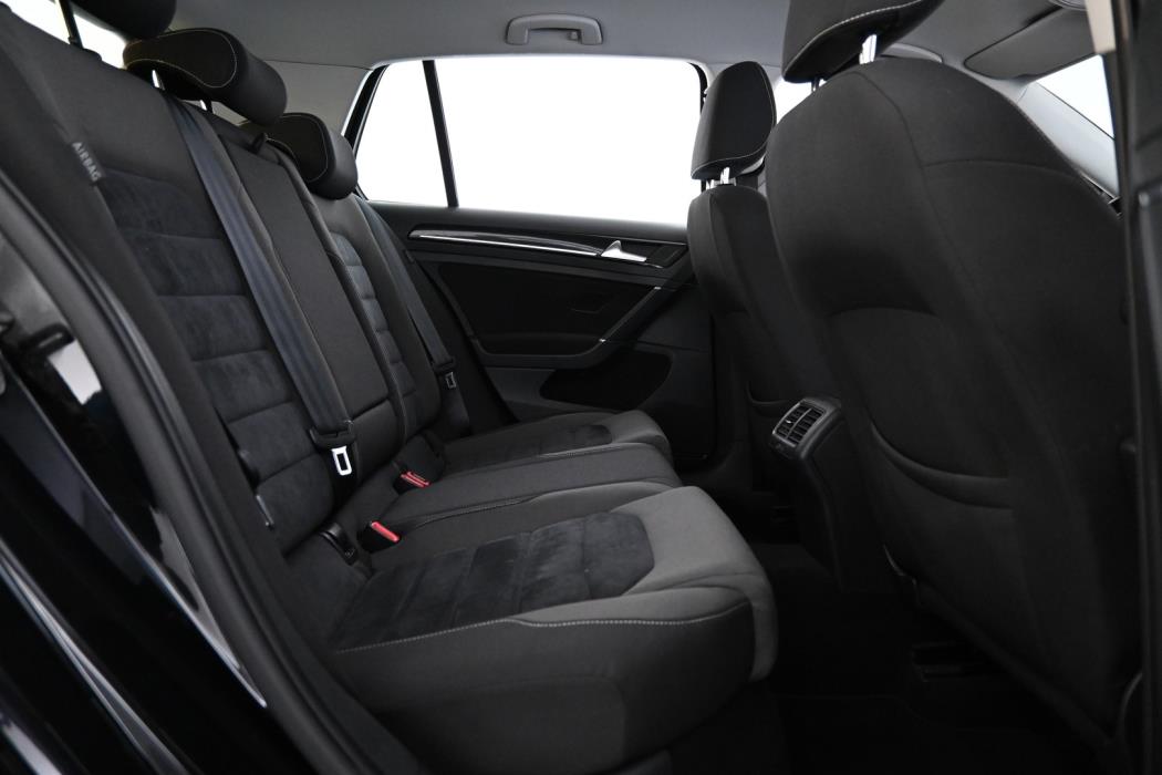 VOLKSWAGEN Golf 2013
