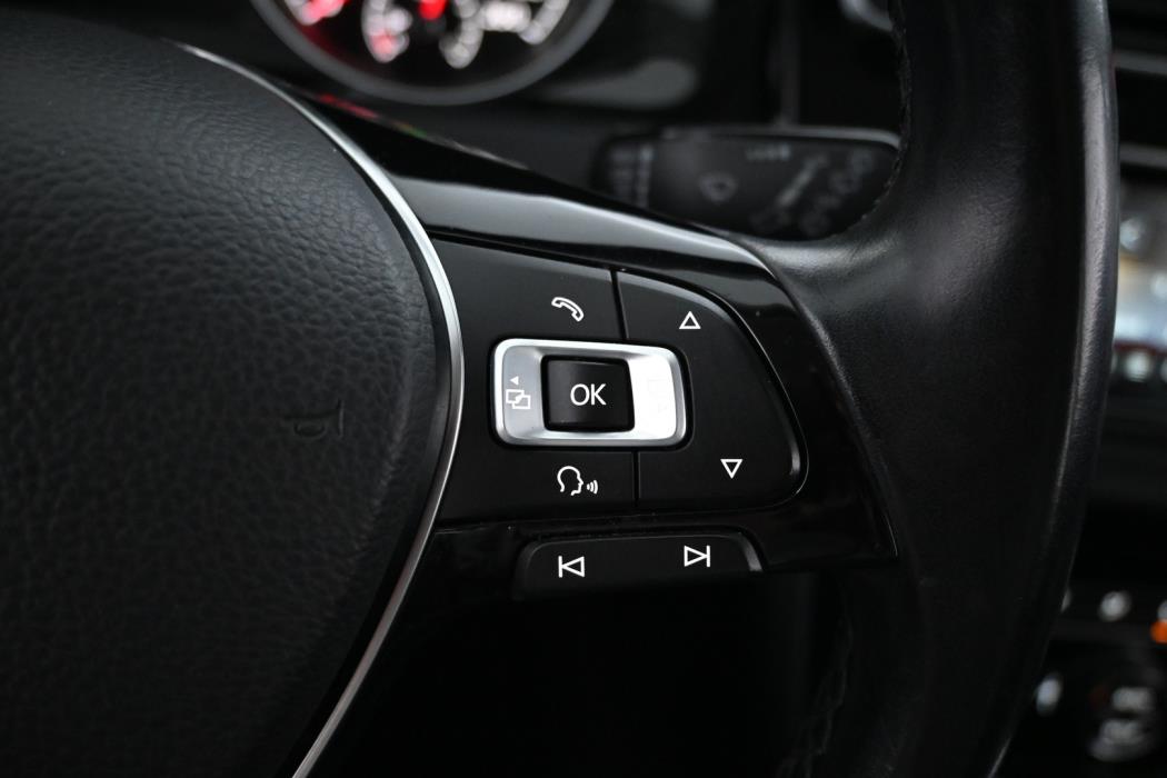 VOLKSWAGEN Golf 2013