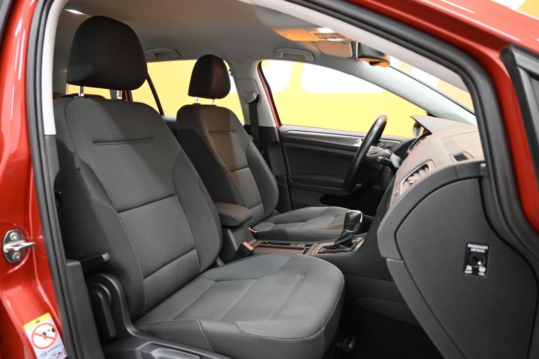 VOLKSWAGEN Golf 2014