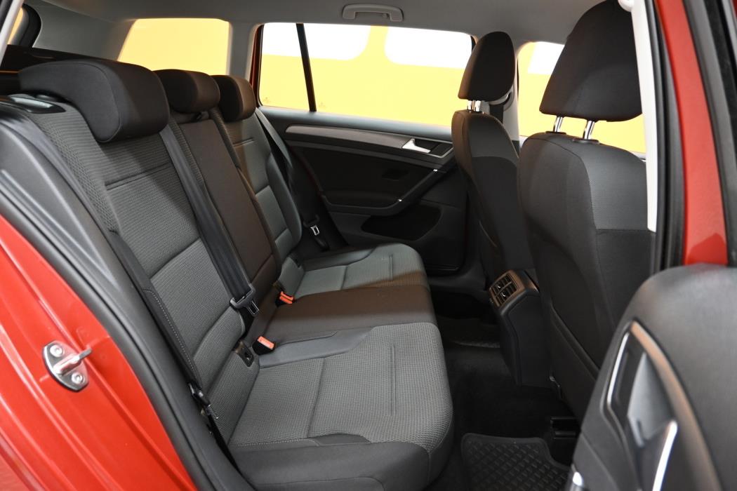 VOLKSWAGEN Golf 2014